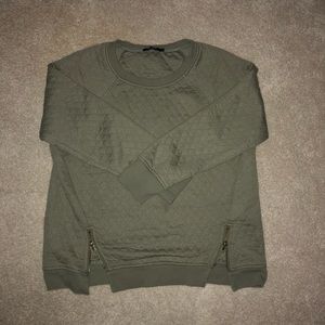 (Medium fit) Army green sweatshirt